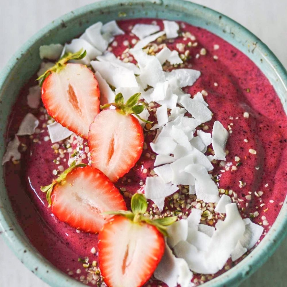 strawberry smoothie bowl